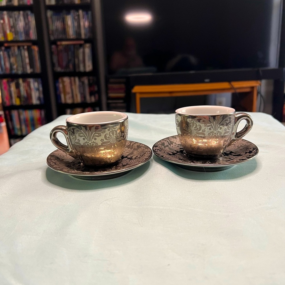 Two espresso cup and saucer sets. Bonox porcelain. Brown with etching.